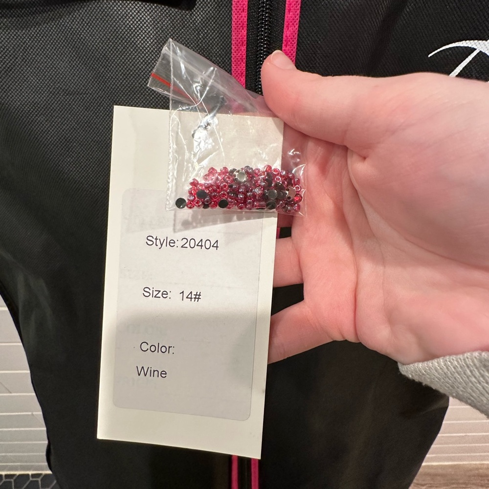 AMARRA | Wine Red Size 14 Floral Appliqué Beaded Tulle Ballgown With Pockets! - Picture 14 of 16